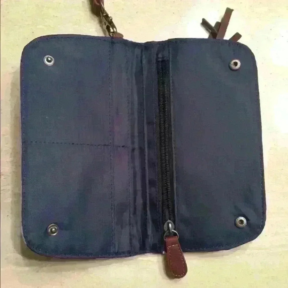 Wallet/ Wristlet - Picture 2 of 4